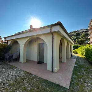 https://la-casa-di-mauro-mare-e-ciclabile-a-pochi-passi.hotelitalianriviera.com